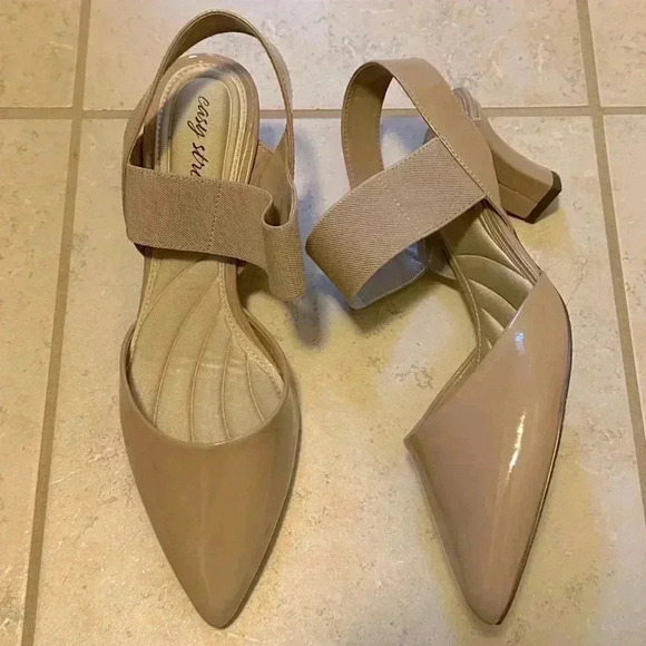 10W EASY STREET CREAM/TAN COLORED HEELS - Picture 1 of 12